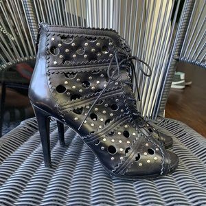 STUART WEITZMAN Tie up sandas